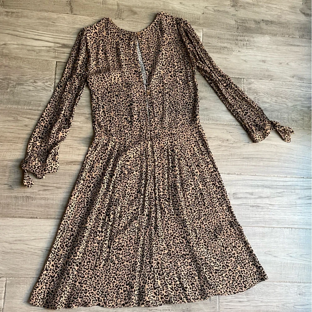 Reformation Animal Print Dress 3/4 Sleeve W/Ties Front Slit SZ 12 fits like a 10 - Picture 4 of 16